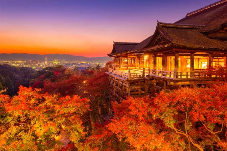 Kiyomizudera Temple in autumn -Tokyo to Kyoto Itinerary
