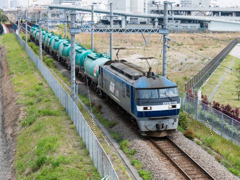 Freight train hauling oil in Yokohama
