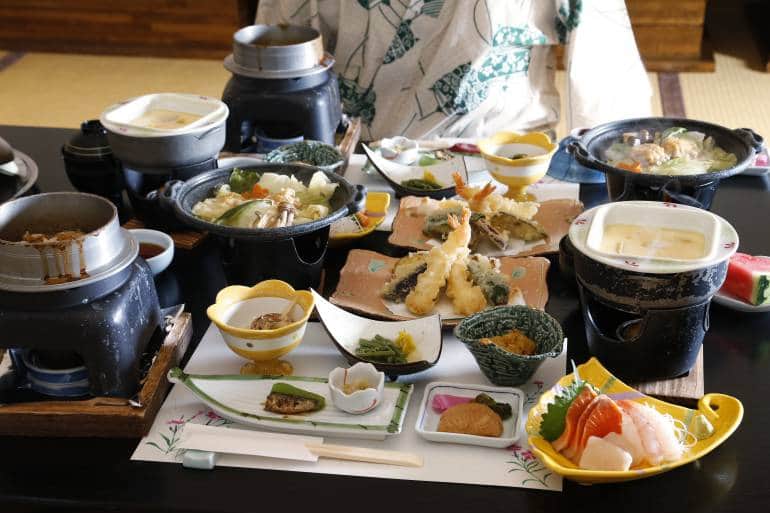 ryokan eyiquette food japan