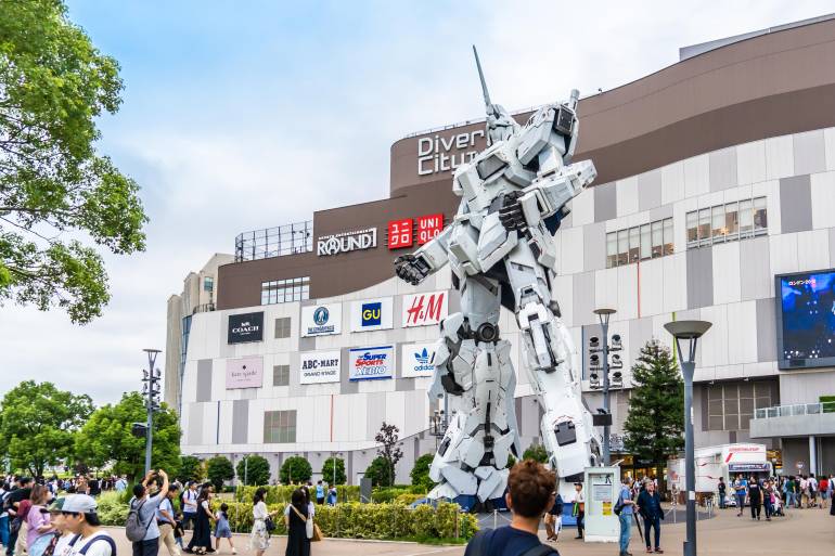 Unicorn Gundam Robot in Odaiba