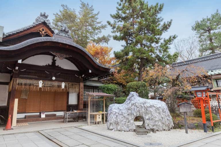 Yasui Konpiragu shrine